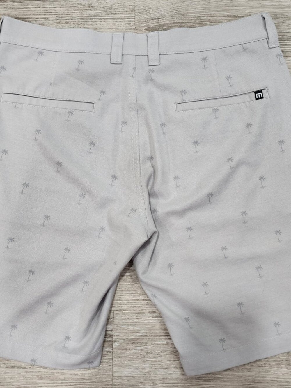 Travis Mathew Golf Shorts Men's 32 Gray Performance Resort Palm Tree Casual - Picture 7 of 8